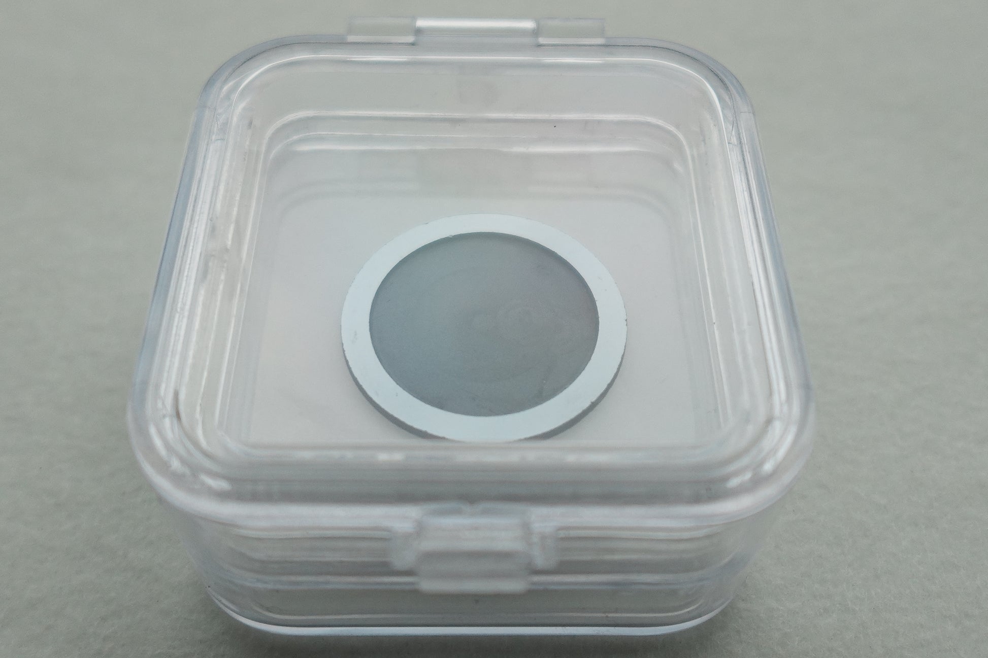Bruker low background sample holder in box