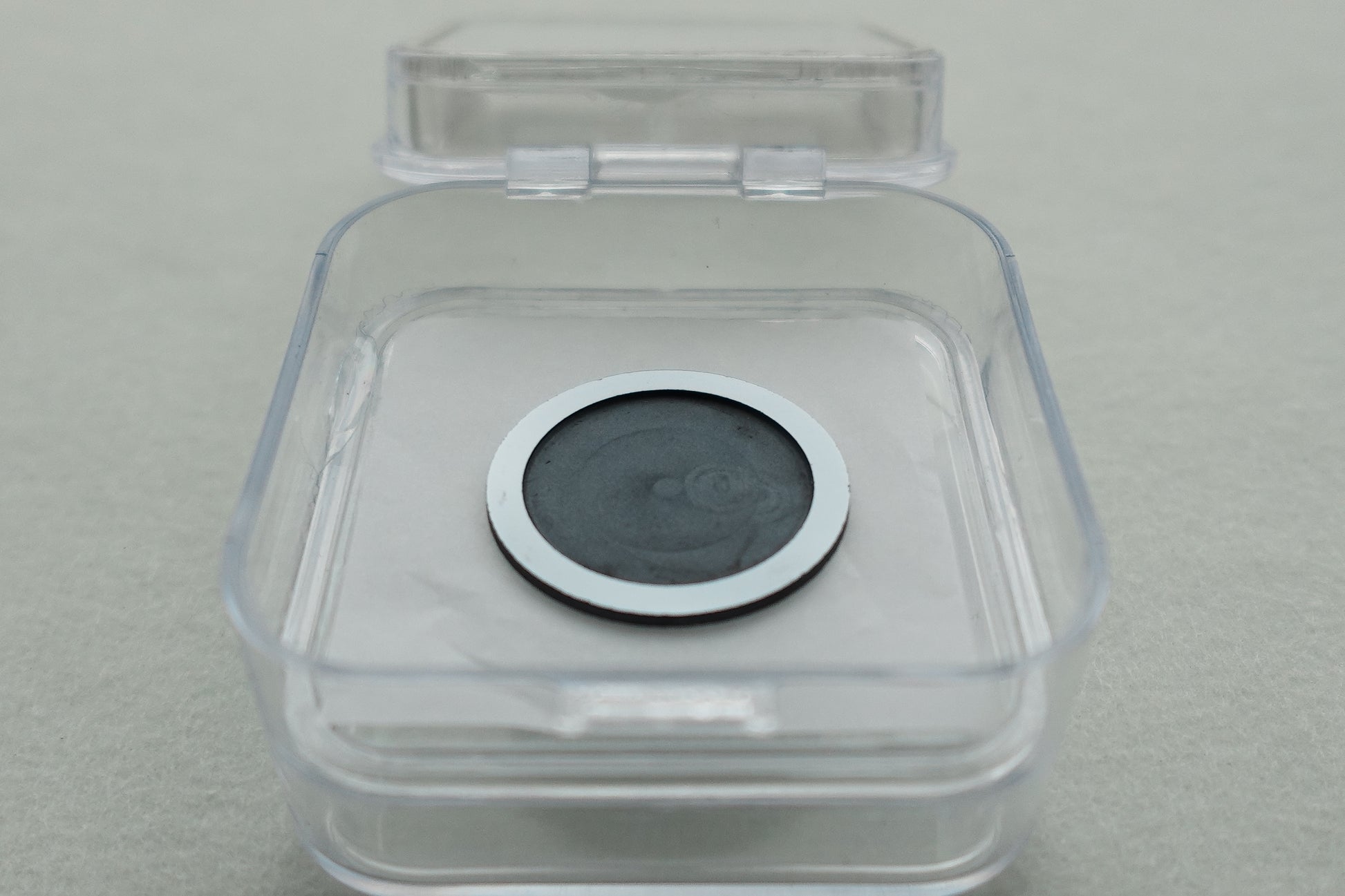 Bruker low background sample holder in the box open 